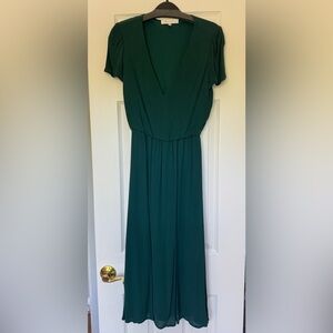 WAYF Green Short Sleeve V-Neck Midi Dress